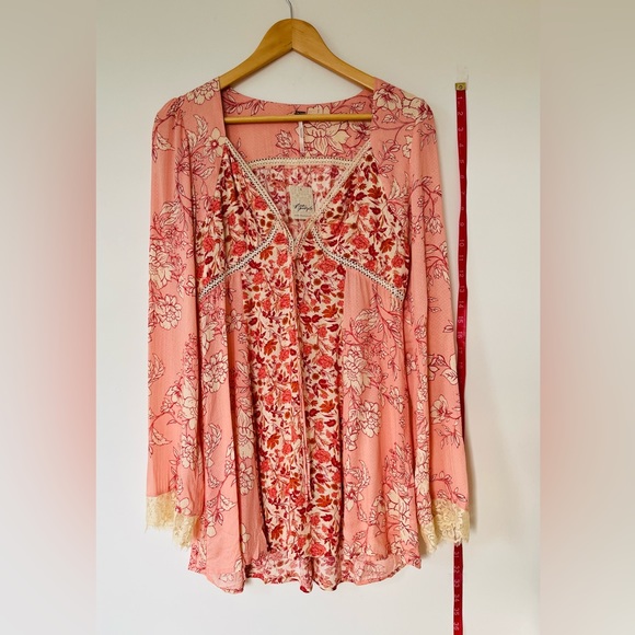 Free People Floral bell sleeve tunic size small, NWT - Picture 8 of 8